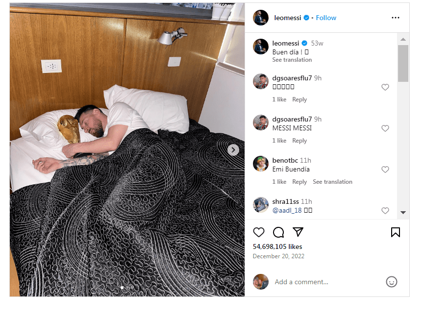  Messi with FIFA Trophy